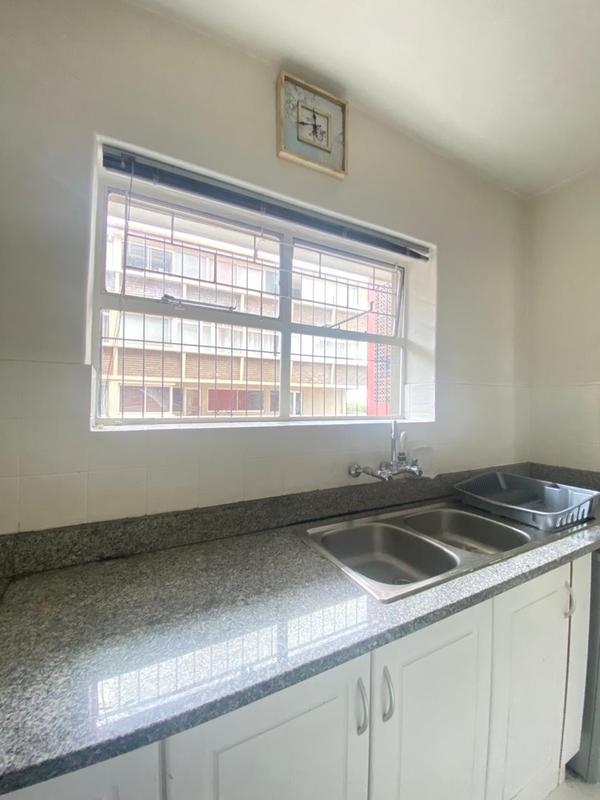 To Let 1 Bedroom Property for Rent in Green Point Western Cape